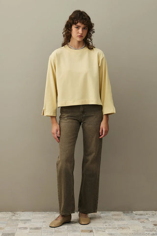 Yırtmaç Detaylı Kısa Sweatshirt Sarı