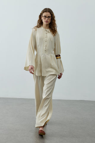 Bağcık Detaylı Üst Ekru