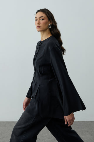 Bağcık Detaylı Üst Siyah