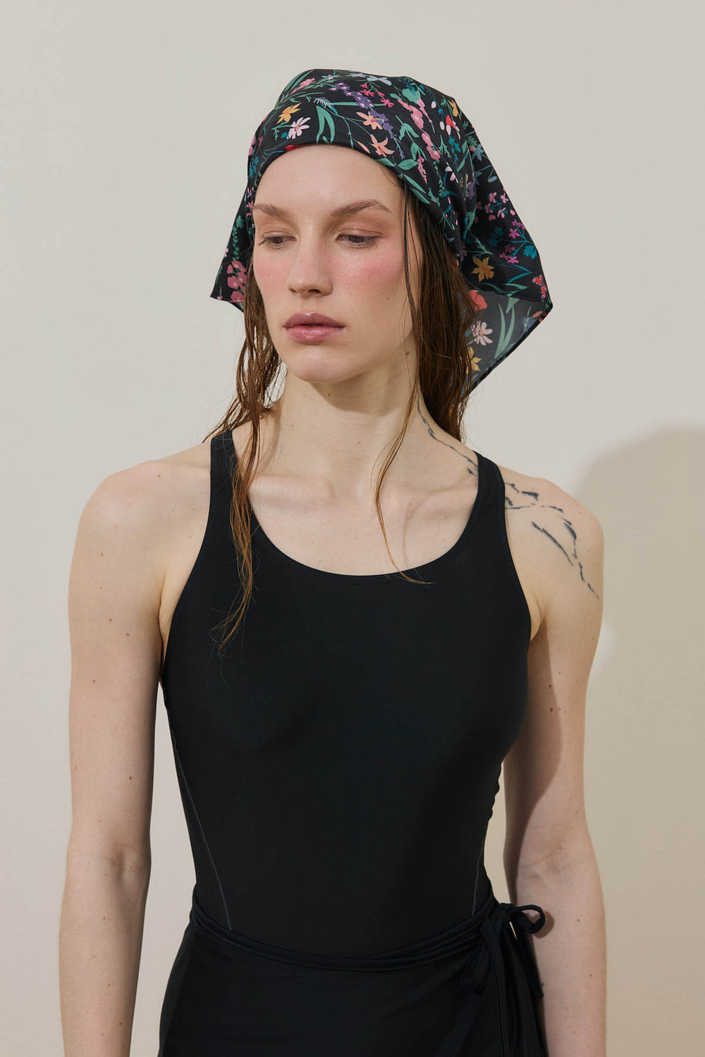 Çiçek Desen Bandana Siyah