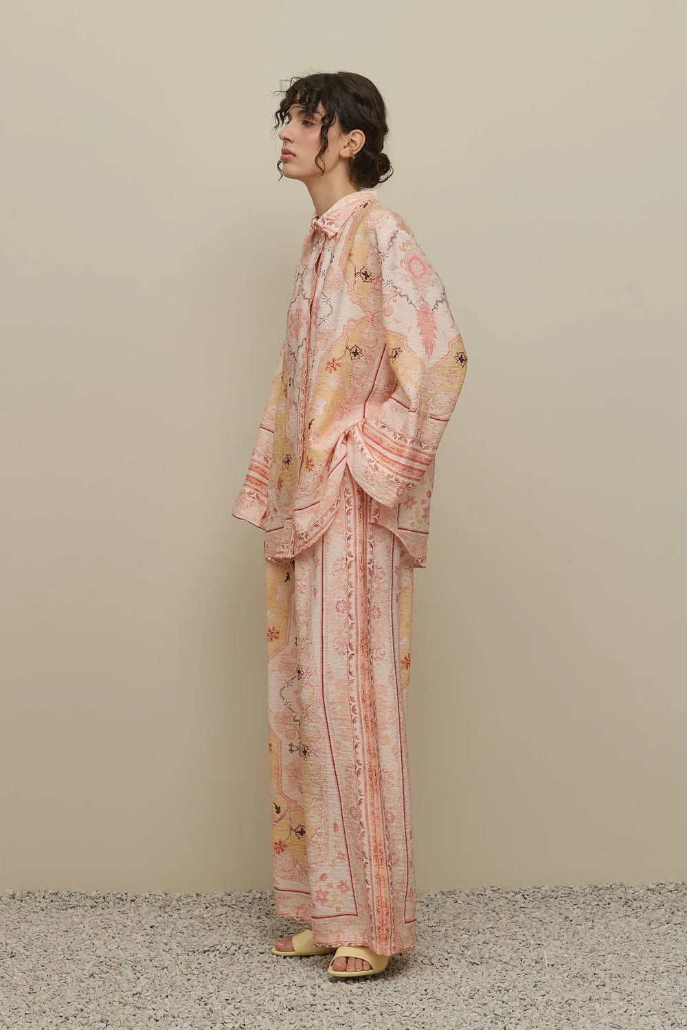 Multicolored Shirt Set with Antique Pattern