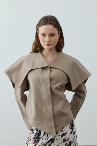 Geniş Yakalı Ceket Bej