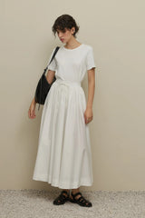 Kalın Katlamalı Geniş Etek Beyaz
