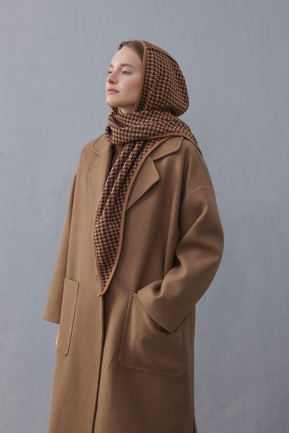 Houndstooth Hooded Scarf Brown