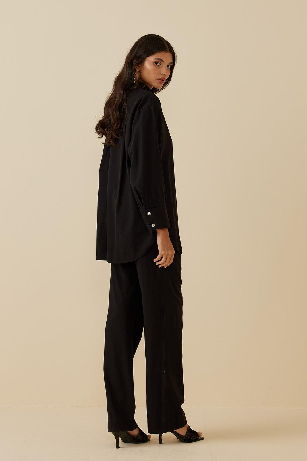 Cuff Detailed Linen Suit Black