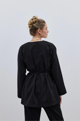 V Yaka Çizgili Kadın Ceket Siyah - Fahhar Design