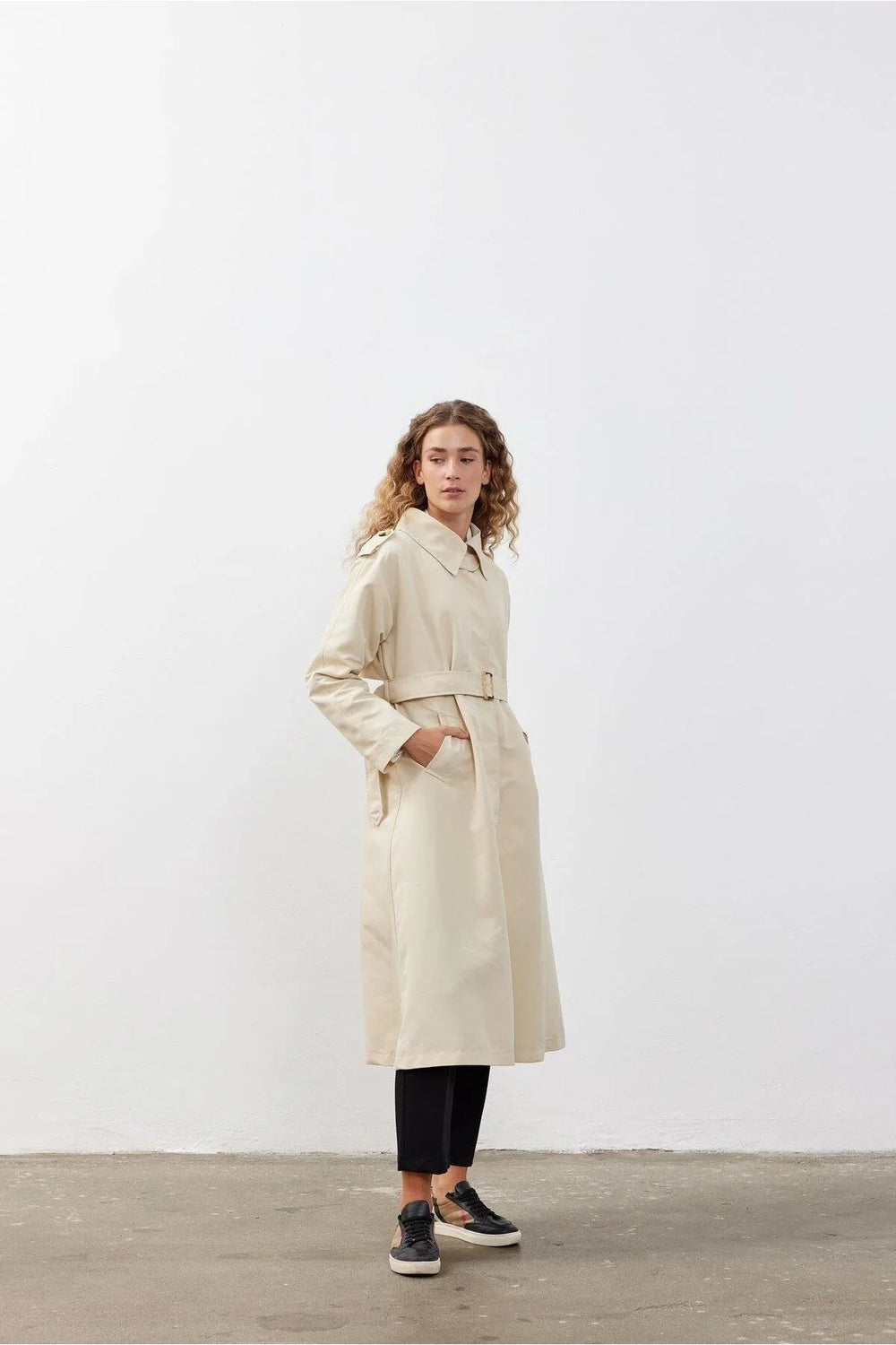 Women's Trench Coat with Collar Piece Detail Beige