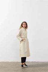 Yakası Parça Detaylı Kadın Trençkot Bej Bej