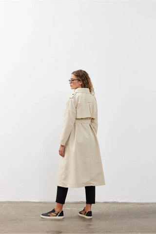 Yakası Parça Detaylı Kadın Trençkot Bej Bej