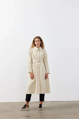 Yakası Parça Detaylı Kadın Trençkot Bej Bej