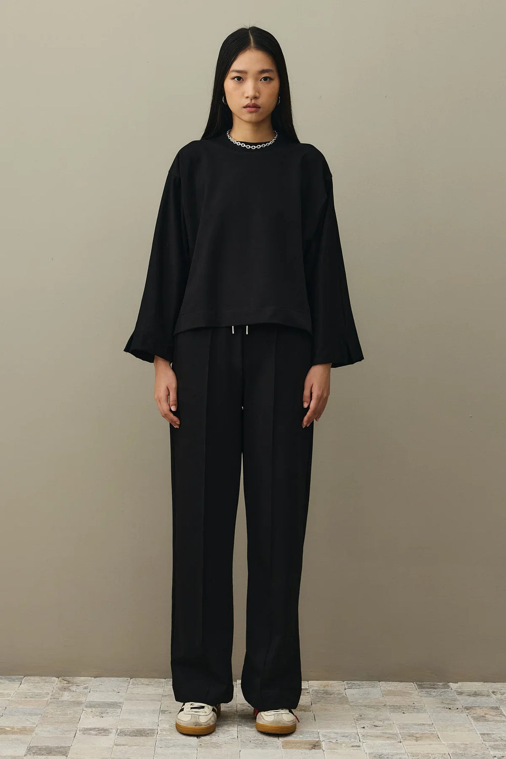 Short Sweatshirt with Slit Detail in Black