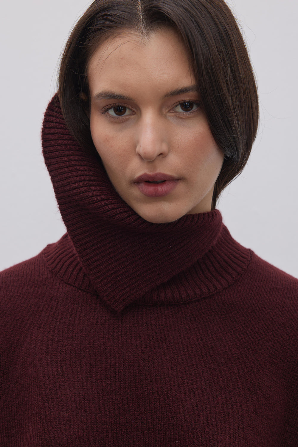 Slit Collar Knitwear Sweater Burgundy