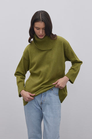 Yırtmaç Yakalı Triko Kazak Yeşil - Fahhar Design