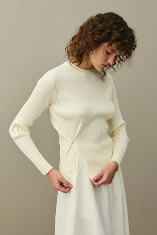 Slit Basic Sweater Ecru